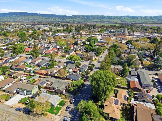 7601 Rosanna Street, Gilroy, CA 95020