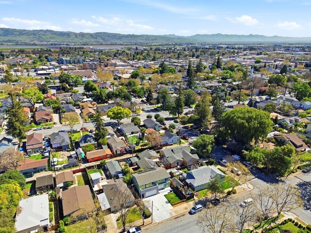 7601 Rosanna Street, Gilroy, CA 95020