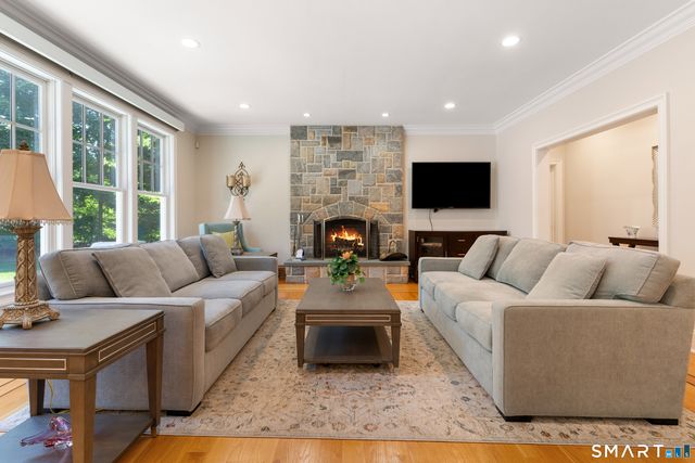 2 Deerfield Road, Wilton, CT 06897