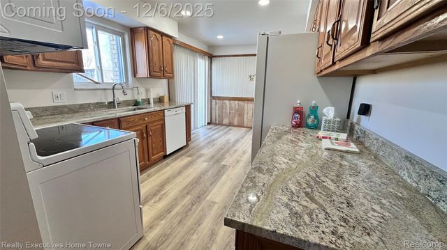 12215 Bliss Court, Sterling Heights, MI 48312