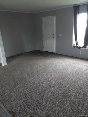 16678 Lakewood Drive, Holly, MI 48442