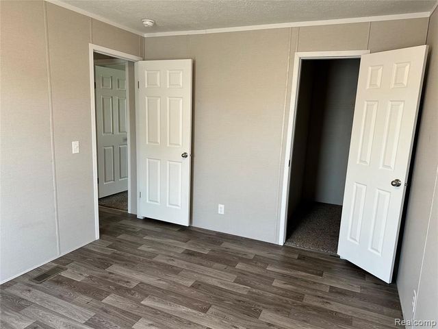 16678 Lakewood Drive, Holly, MI 48442