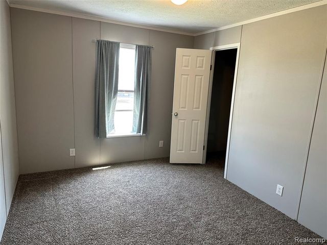 16678 Lakewood Drive, Holly, MI 48442