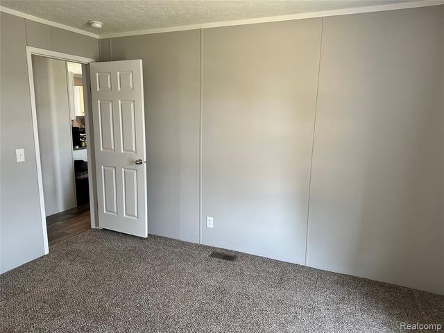 16678 Lakewood Drive, Holly, MI 48442