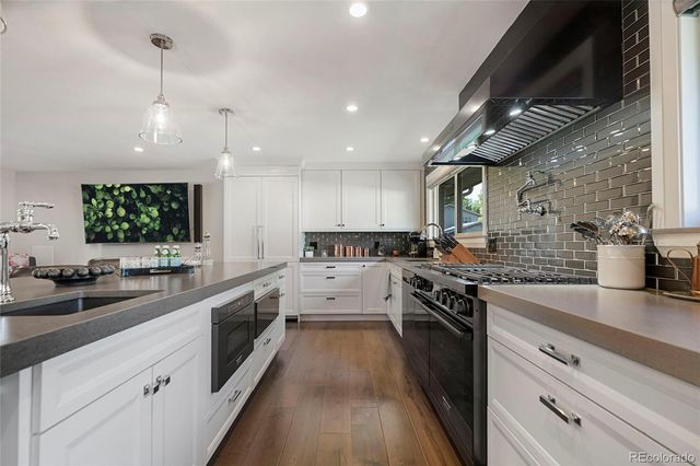 7649 S Cedar Circle, Littleton, CO 80120