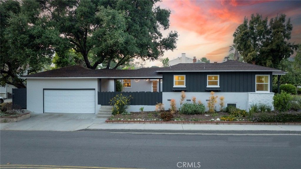 Image 1 of property listing at 1801 Canada Boulevard, Glendale, CA 91208