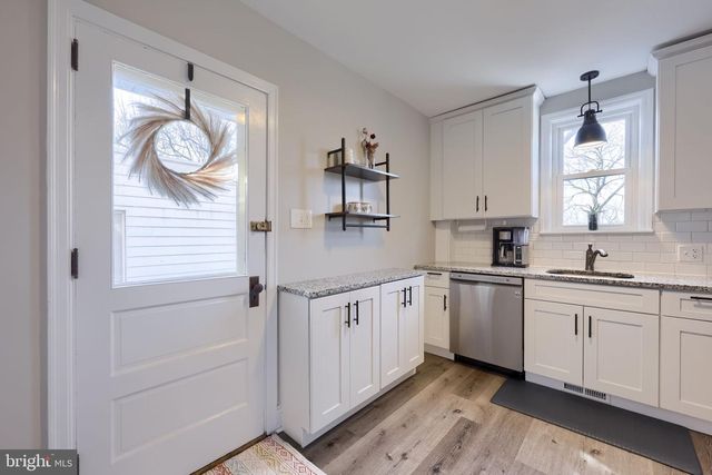 413 E MAIN ST, Ephrata, PA 17522