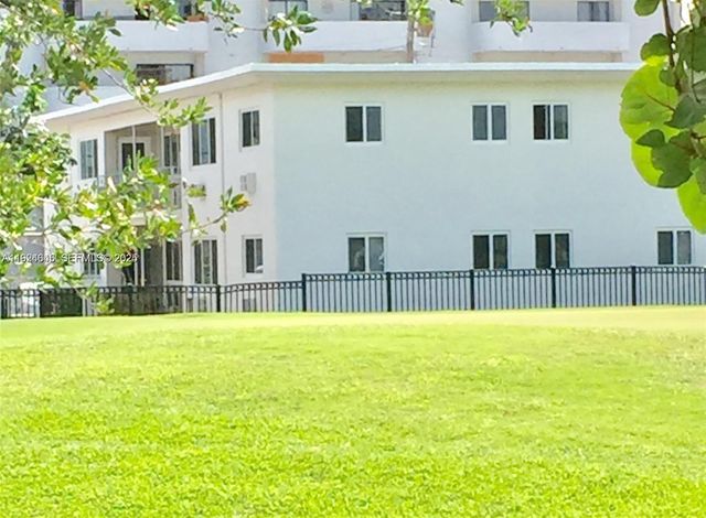 105 S Shore Dr 2, Miami Beach, FL 33141