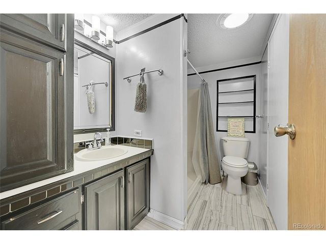 8555 Converse Rd, Bennett, CO 80102