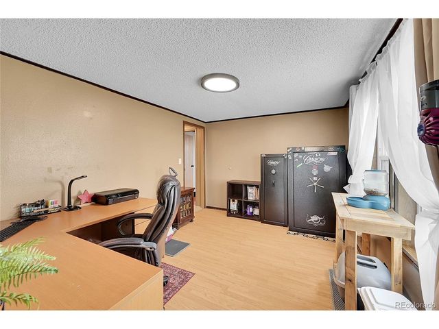 8555 Converse Rd, Bennett, CO 80102