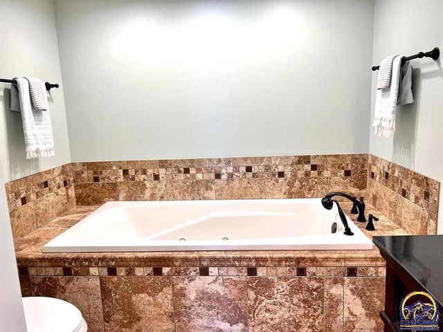3635 SW Indian Hills RD, Topeka, KS 66614