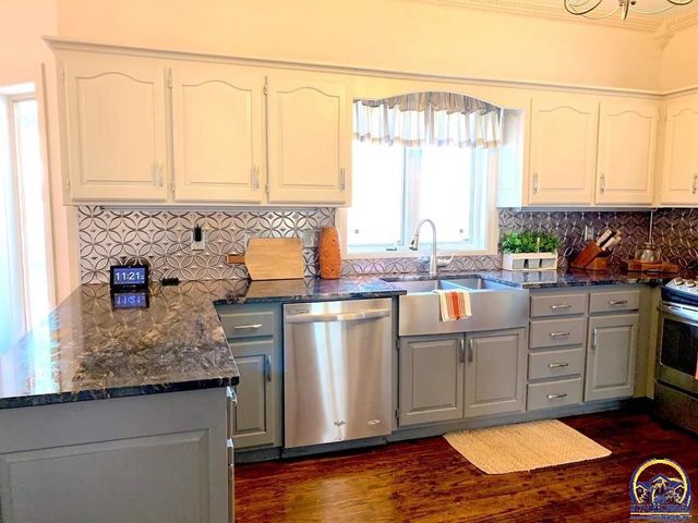 3635 SW Indian Hills RD, Topeka, KS 66614
