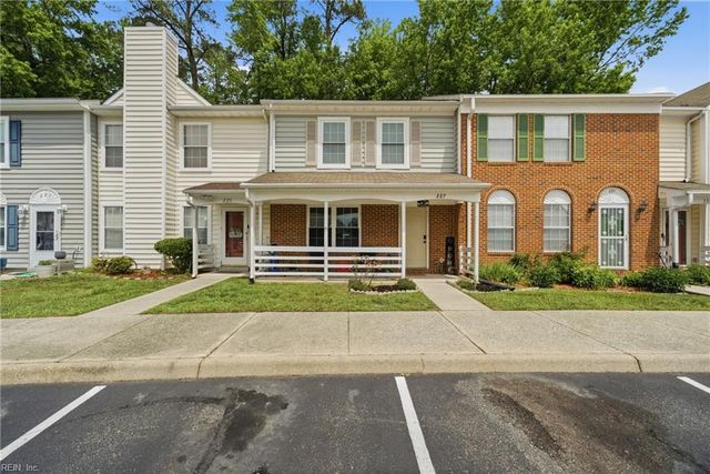 227 Whitewater Dr, Newport News, VA 23608
