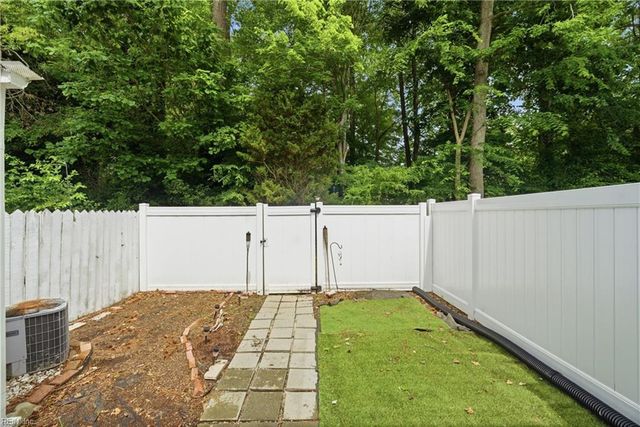 227 Whitewater Dr, Newport News, VA 23608