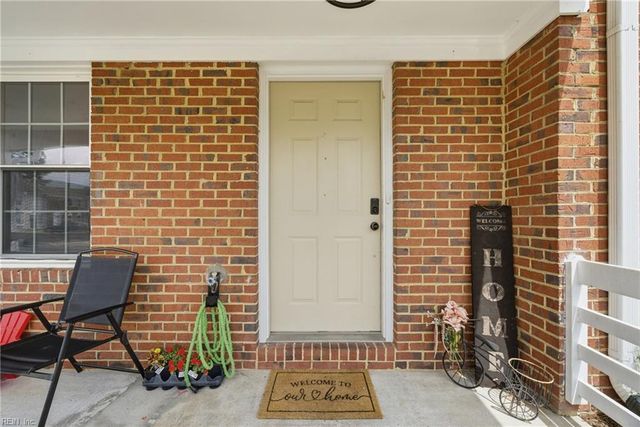 227 Whitewater Dr, Newport News, VA 23608