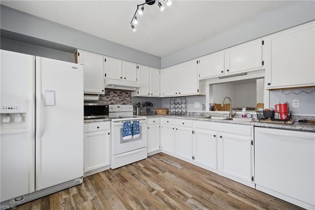 227 Whitewater Dr, Newport News, VA 23608