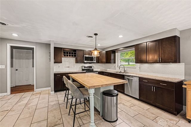2786 Kemp Road, Dayton, OH 45431