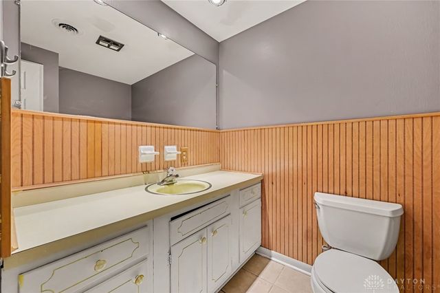 2786 Kemp Road, Dayton, OH 45431