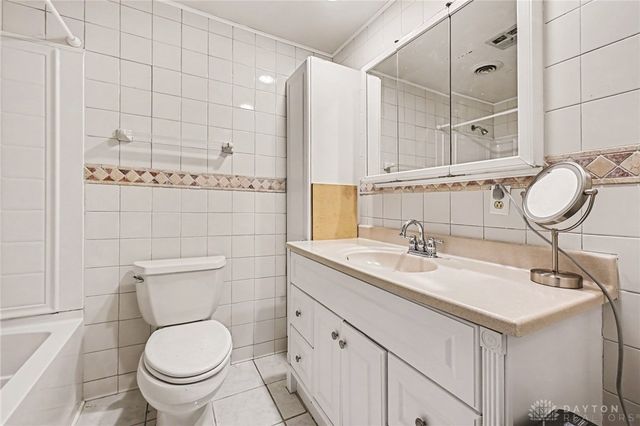 2786 Kemp Road, Dayton, OH 45431