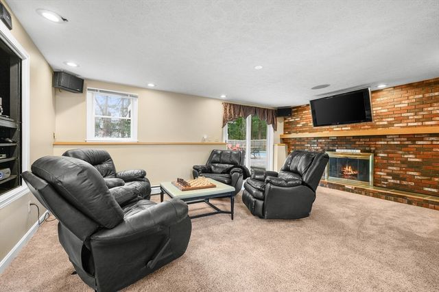 153 Hickory Hill Circke, Barnstable, MA 02655