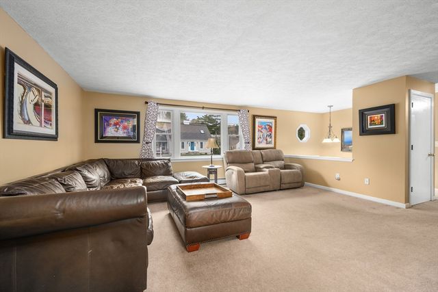 153 Hickory Hill Circke, Barnstable, MA 02655