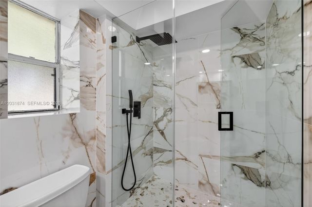 20300 W Country Club Dr 106-3, Aventura, FL 33180