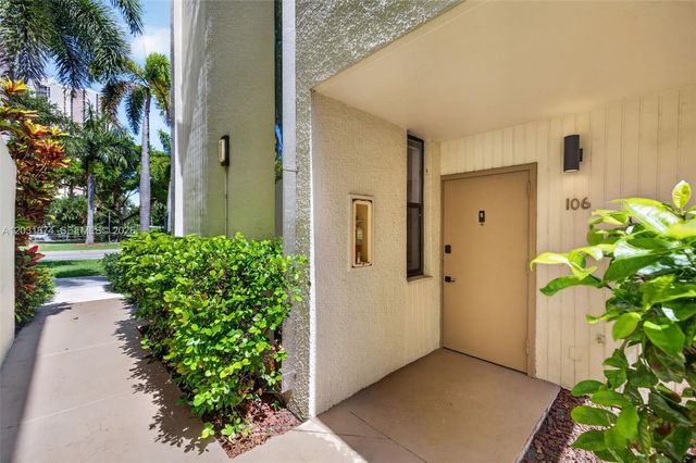 20300 W Country Club Dr 106-3, Aventura, FL 33180