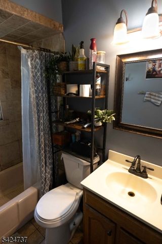 168 Art St, Ringwood Boro, NJ 07456