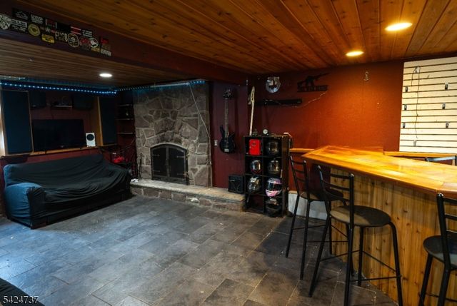 168 Art St, Ringwood Boro, NJ 07456