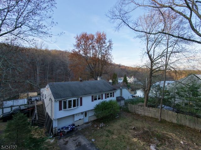 168 Art St, Ringwood Boro, NJ 07456