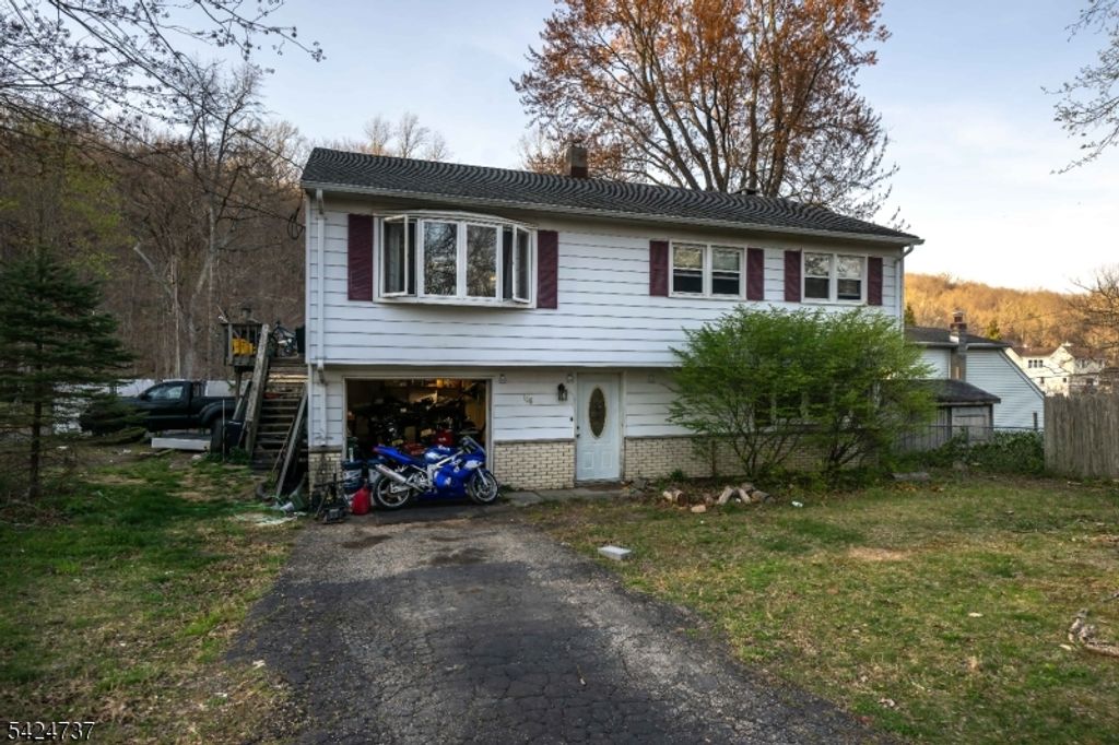 168 Art St, Ringwood Boro, NJ 07456