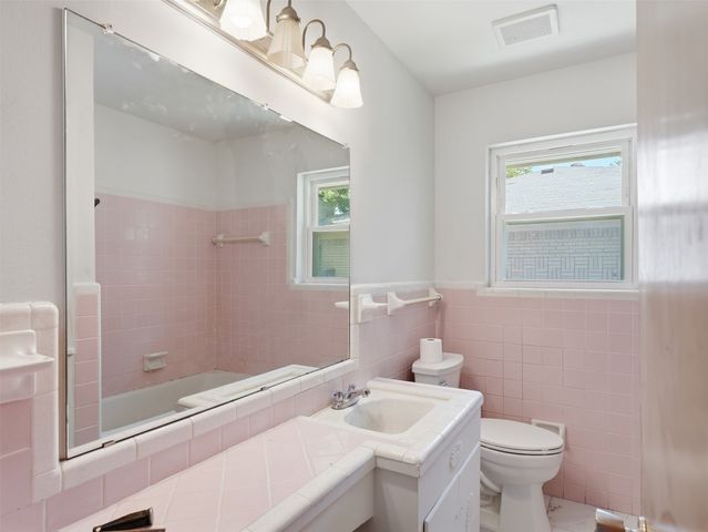 532 Lindenwood Drive, Lancaster, TX 75134