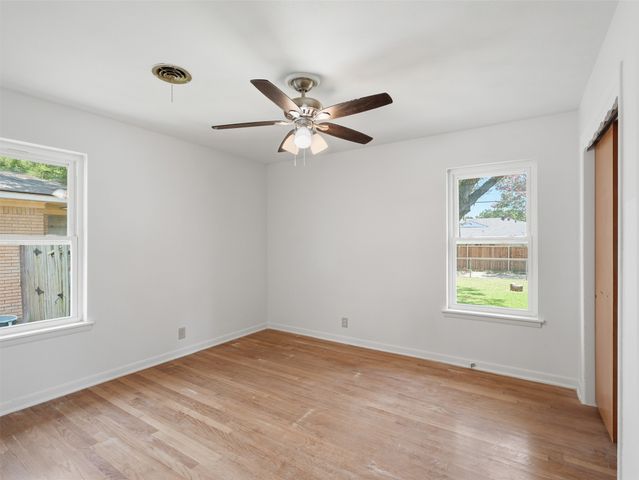 532 Lindenwood Drive, Lancaster, TX 75134