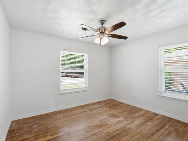 532 Lindenwood Drive, Lancaster, TX 75134