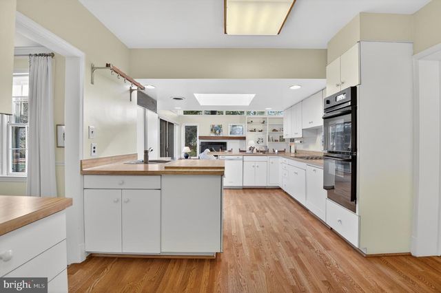 5208 WOODLAWN AVE, Chevy Chase, MD 20815