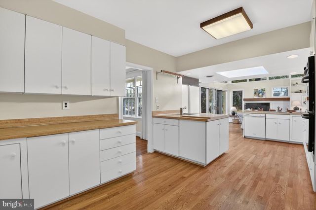 5208 WOODLAWN AVE, Chevy Chase, MD 20815