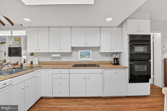 5208 WOODLAWN AVE, Chevy Chase, MD 20815