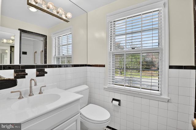 5208 WOODLAWN AVE, Chevy Chase, MD 20815