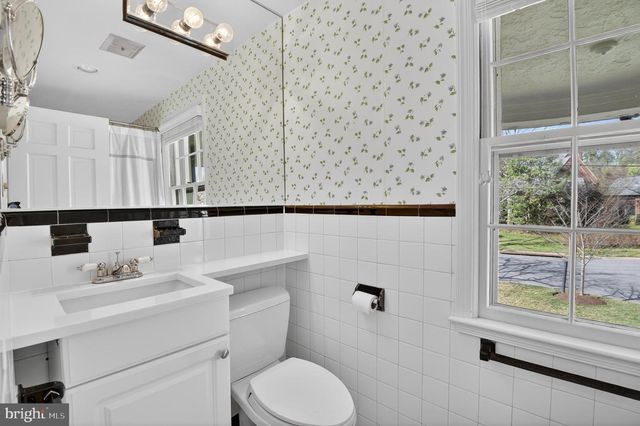 5208 WOODLAWN AVE, Chevy Chase, MD 20815