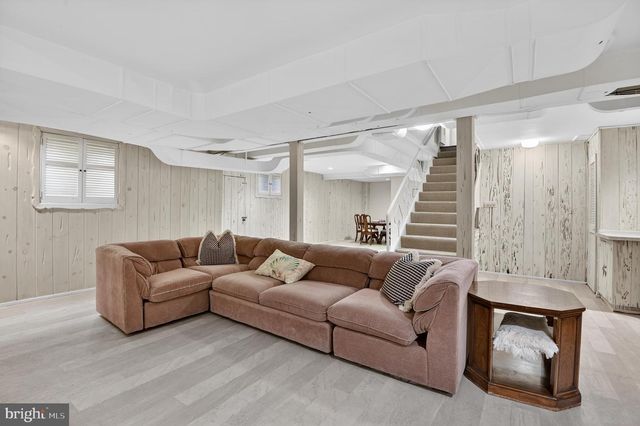 5208 WOODLAWN AVE, Chevy Chase, MD 20815