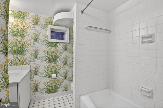 5208 WOODLAWN AVE, Chevy Chase, MD 20815