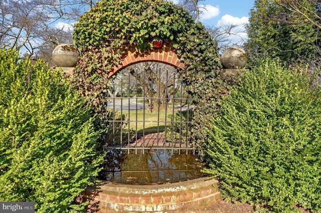 5208 WOODLAWN AVE, Chevy Chase, MD 20815