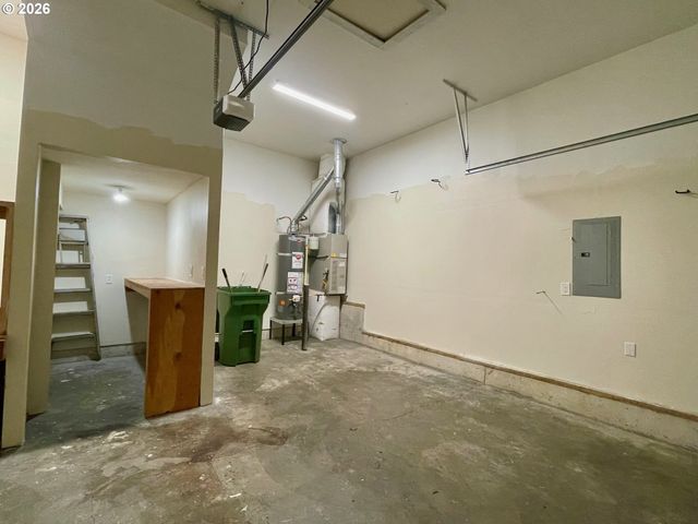 38859 JERGER St, Sandy, OR 97055