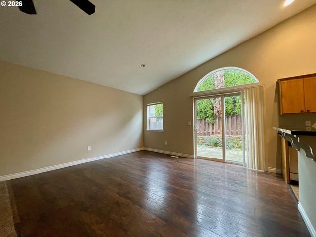 38859 JERGER St, Sandy, OR 97055