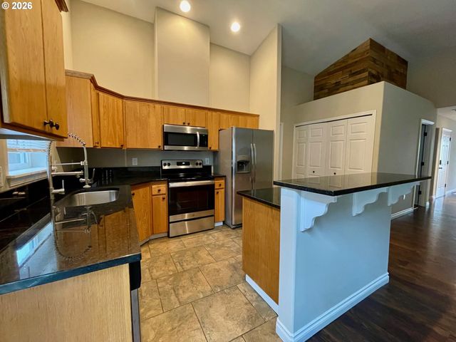 38859 JERGER St, Sandy, OR 97055