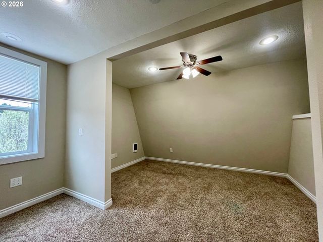 38859 JERGER St, Sandy, OR 97055