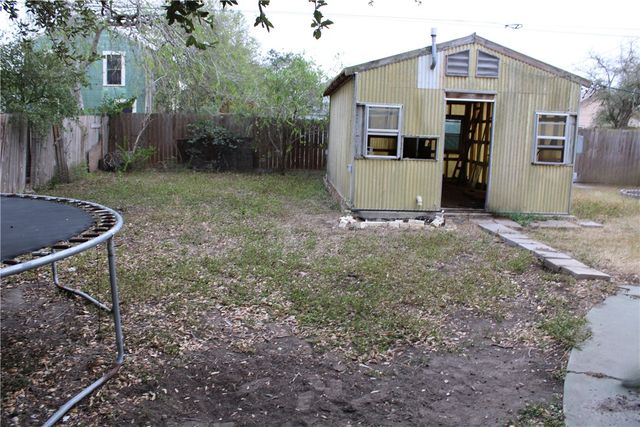 521 E Huisache Ave, Kingsville, TX 78363