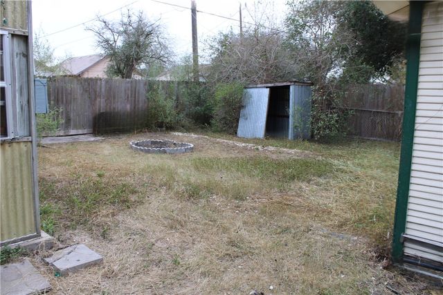 521 E Huisache Ave, Kingsville, TX 78363