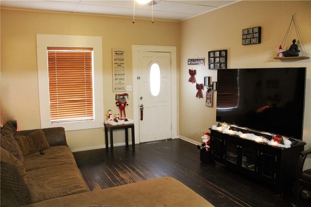 521 E Huisache Ave, Kingsville, TX 78363