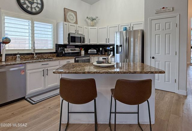 9175 N Sugar Foot Drive, Tucson, AZ 85743